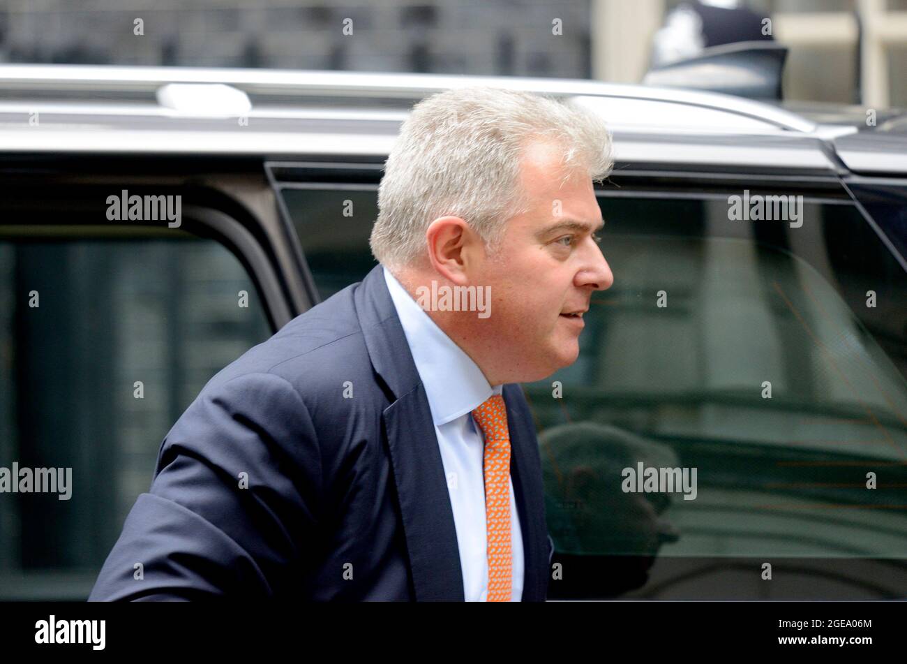 Londra, Regno Unito. 18 agosto 2021. Brandon Lewis - Segretario di Stato per l'Irlanda del Nord - arriva a Downing Street per un incontro con il primo Ministro mentre il dibattito sull'Afghanistan continua in Parlamento. Credit: Phil Robinson/Alamy Live News Foto Stock