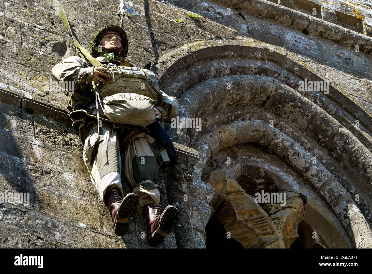 Omaggio ai paracadutisti americani della seconda guerra mondiale, Sainte-Mere Eglise, dipartimento della Manica, Cotentin, regione della Normandia, Francia Foto Stock