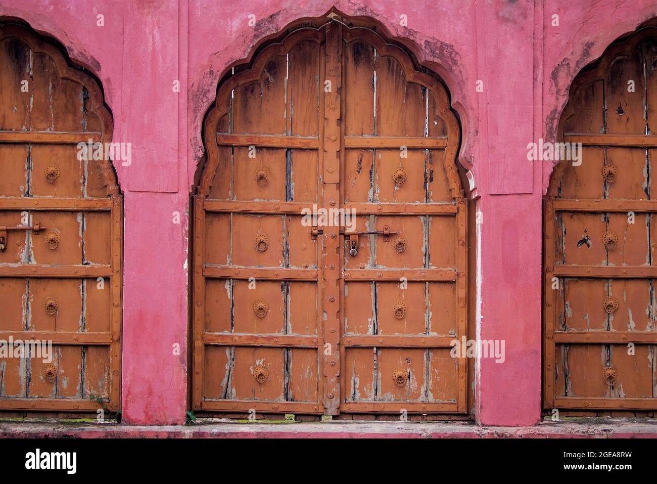 Si tratta di un'architettura interna molto bella con cancello e porta in Jaigarh Fort sotto l'indagine Archeologica dell'India situato a Jaipur città Rajasthan Foto Stock