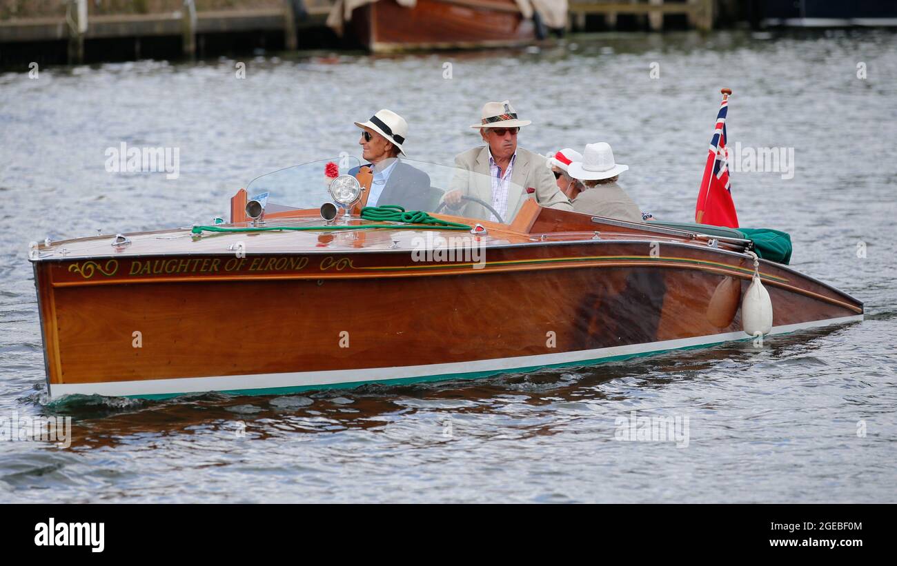 Henley-upon-Thames, Oxfordshire, Regno Unito. Henley Royal Regatta, Covid ha adattato le gare con le manche tradizionali che hanno portato alla grande finale domenicale di agosto Foto Stock