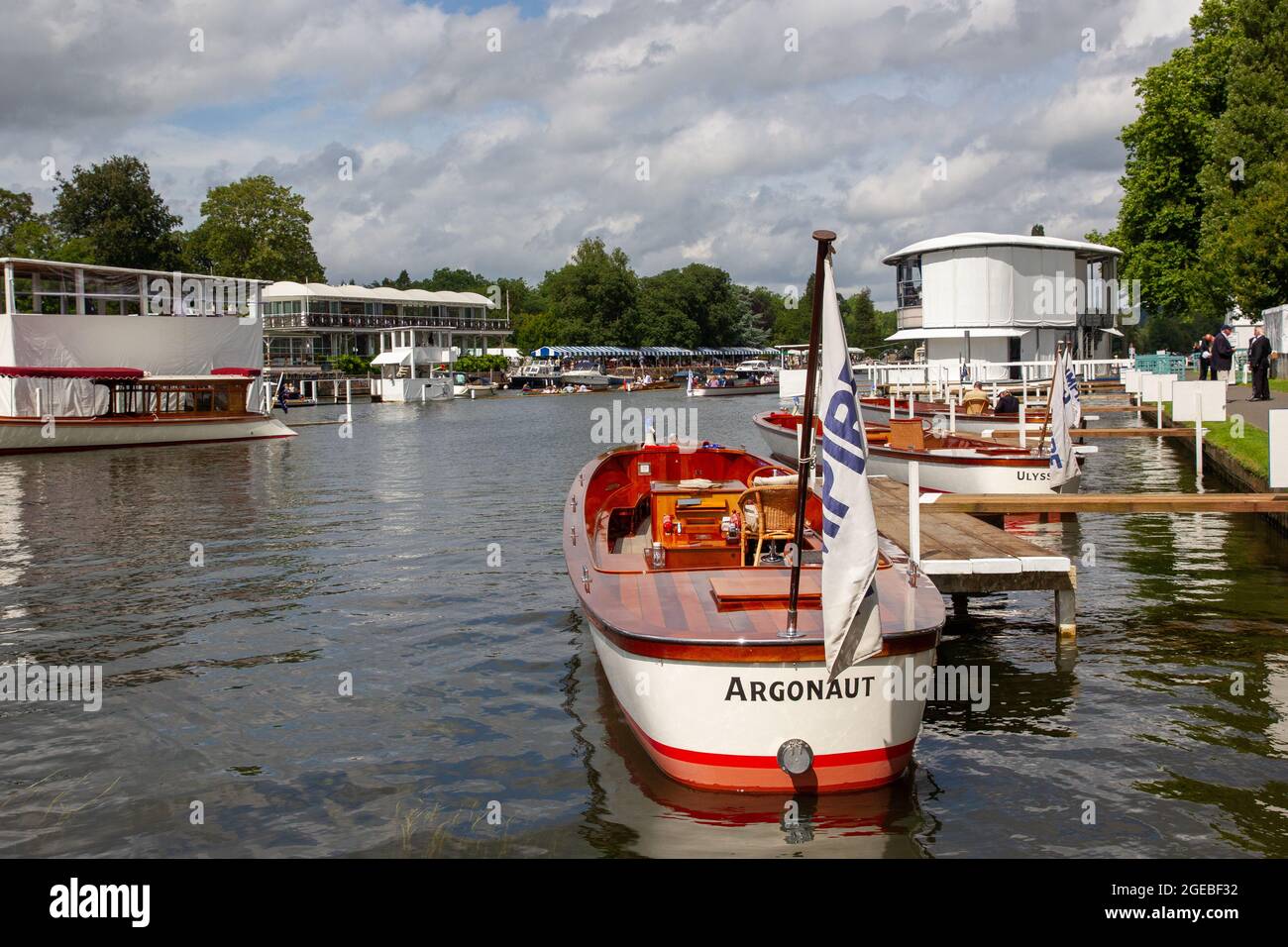 Henley-upon-Thames, Oxfordshire, Regno Unito. Henley Royal Regatta, Covid ha adattato le gare con le manche tradizionali che hanno portato alla grande finale domenicale di agosto Foto Stock