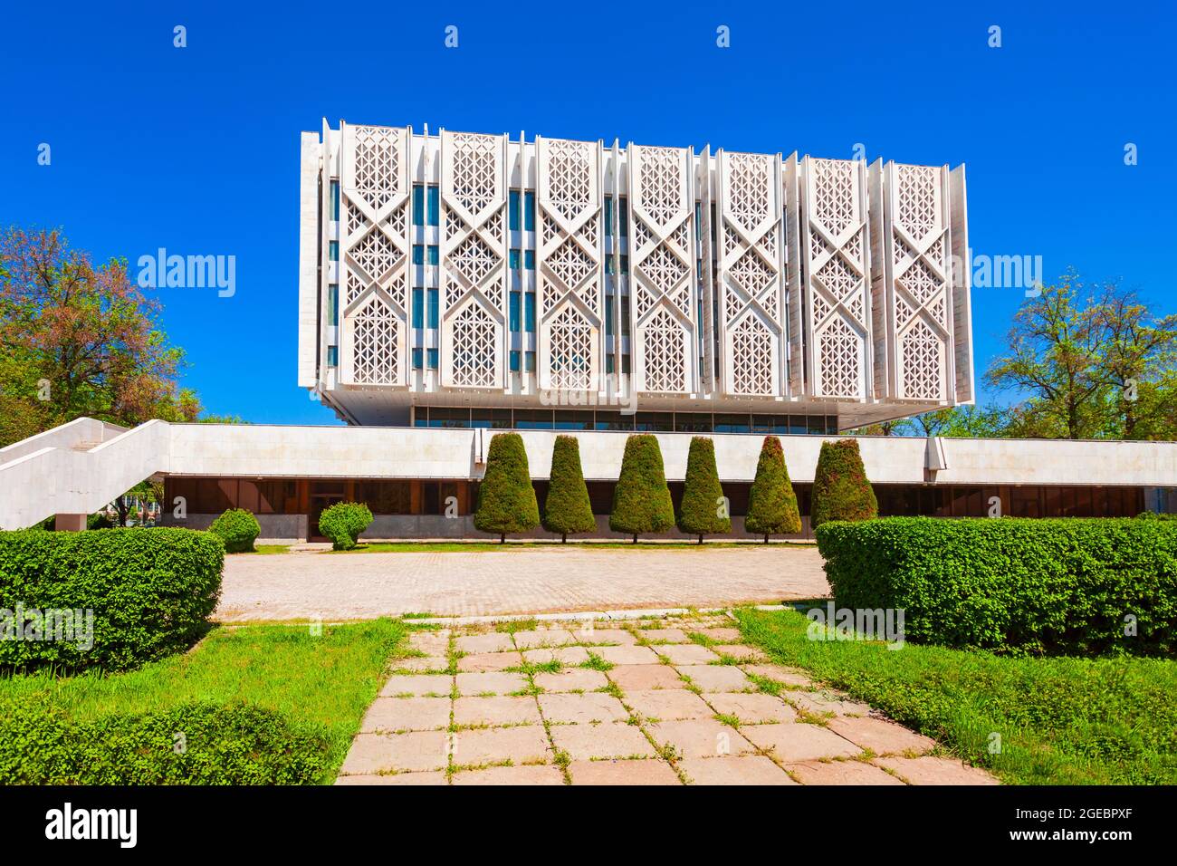 Tashkent, Uzbekistan - 11 aprile 2021: Il Museo di Storia dell'Uzbekistan o il Museo Nazionale del Turkestan nella città di Tashkent, Uzbekistan Foto Stock