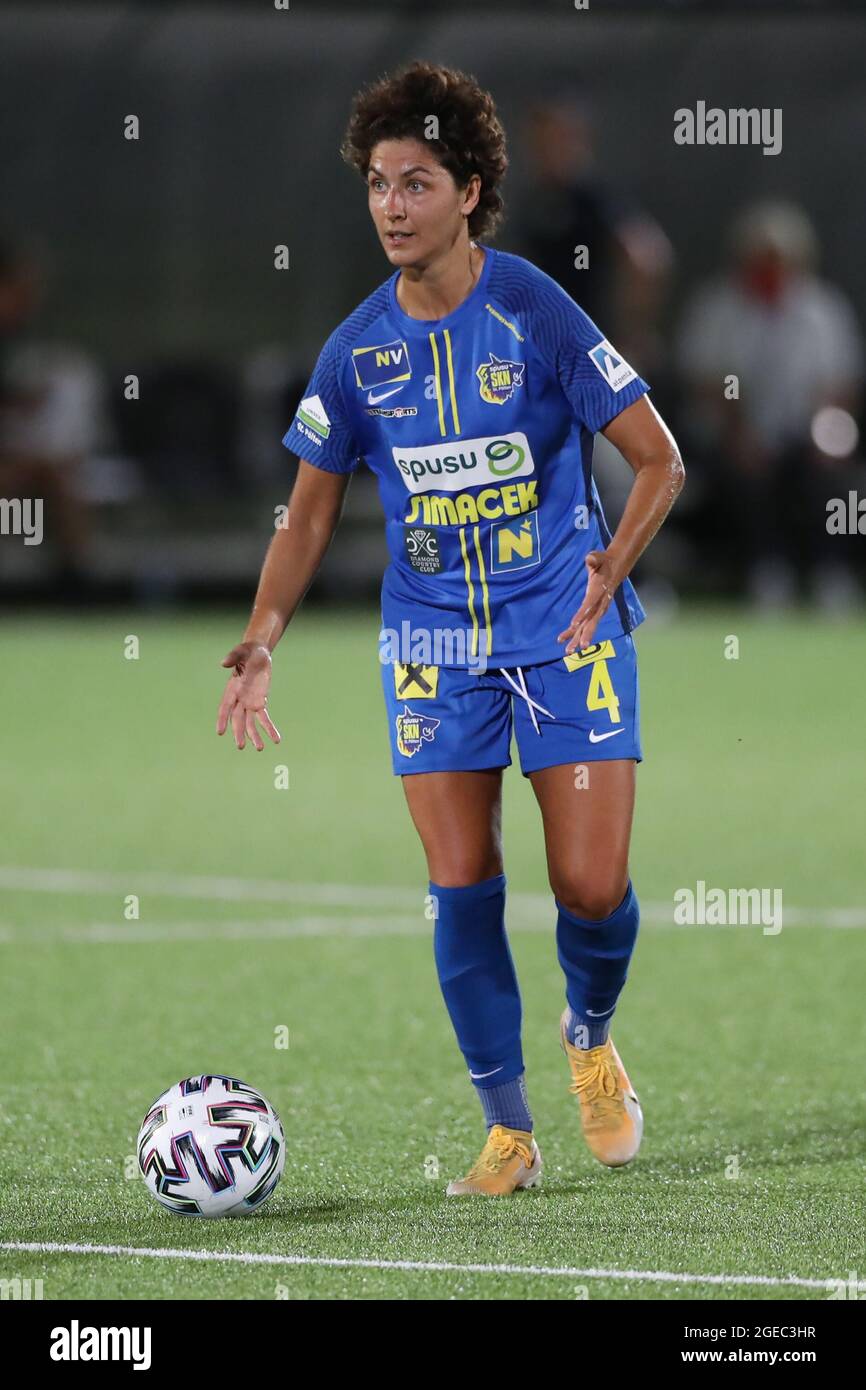 Vinovo, Italia, 18 agosto 2021. Leonarda Balog di SKN St. Polten durante la partita della UEFA Womens Champions League al Juventus Center di Vinovo. Il credito immagine dovrebbe essere: Jonathan Moscrop / Sportimage Credit: Sportimage/Alamy Live News Foto Stock