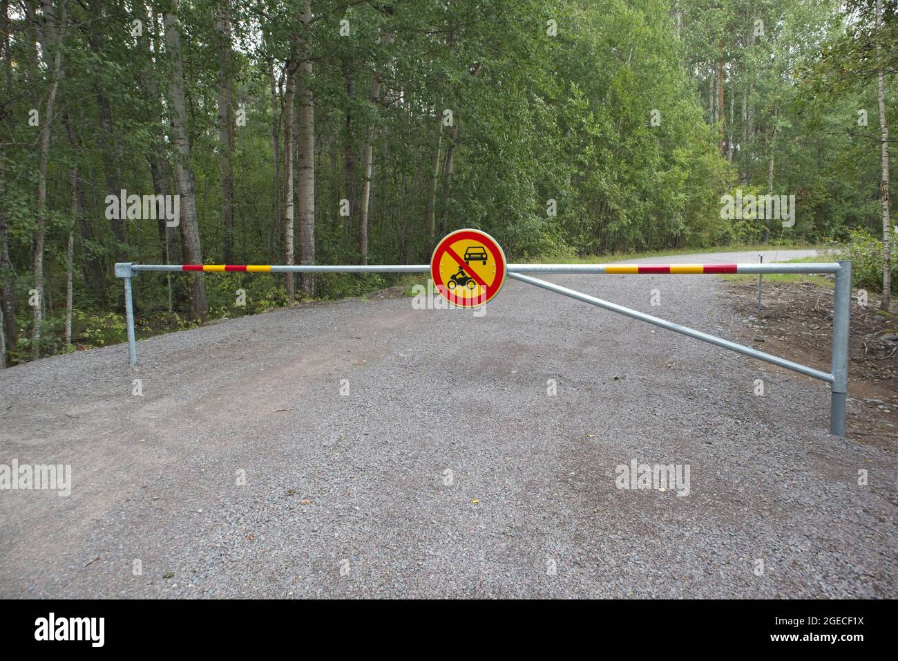 Strada chiusa con segnale veicoli non motorizzati, Finlandia Foto Stock