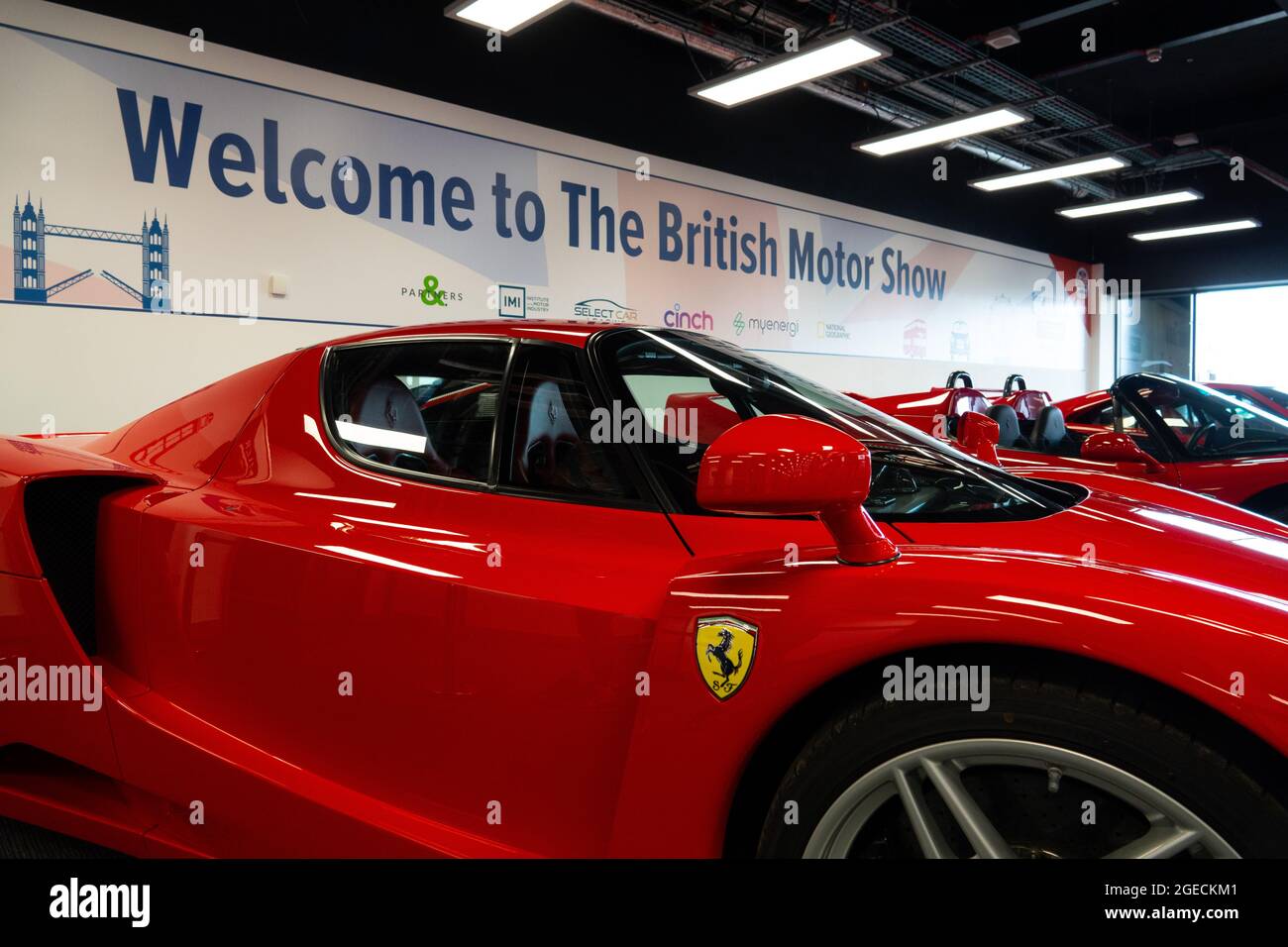 Red Ferrari mostra le sportscar al British Motor Show 2021. Foto Stock