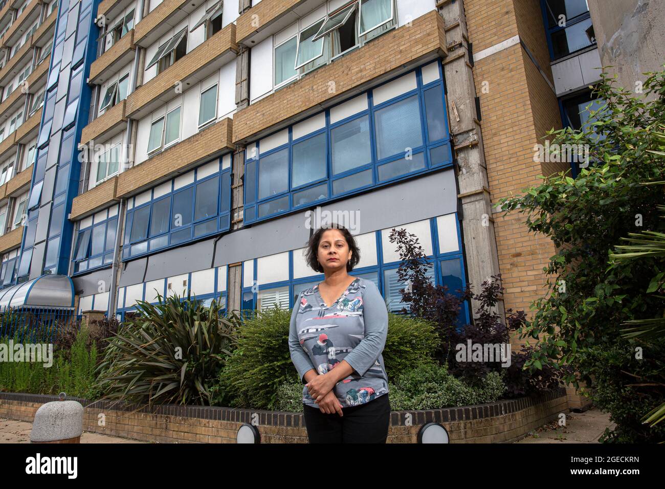 UK ,Kent,Bromley il 14 agosto: Ritu Saha il co-fondatore del gruppo di azione di rivestimento del Regno Unito.She vive all'ultimo piano dell'edificio Northpoint. Foto Stock