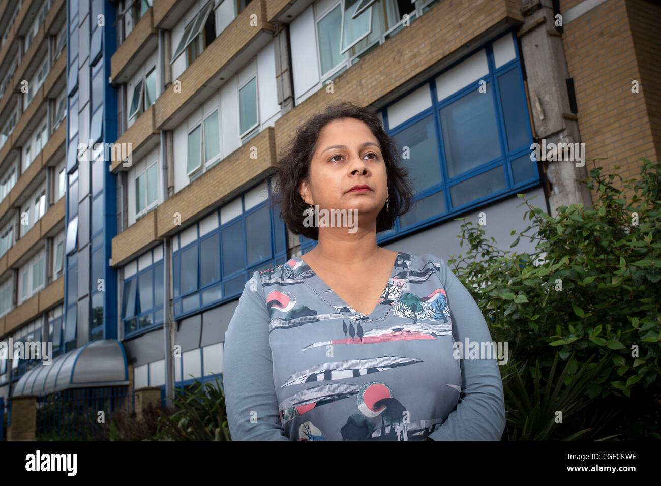UK ,Kent,Bromley il 14 agosto: Ritu Saha il co-fondatore del gruppo di azione di rivestimento del Regno Unito.She vive all'ultimo piano dell'edificio Northpoint. Foto Stock
