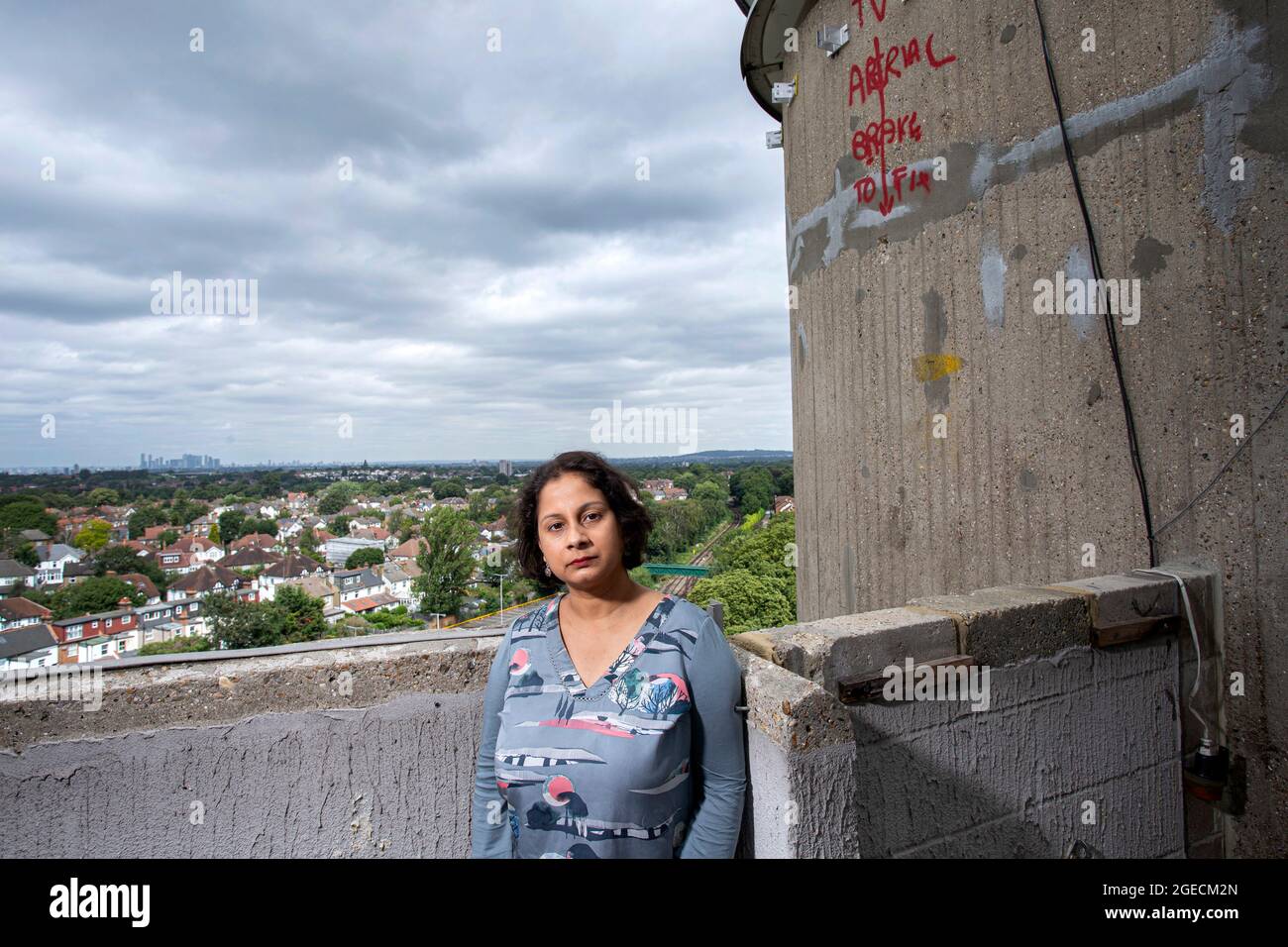 UK ,Kent,Bromley il 14 agosto: Ritu Saha il co-fondatore del gruppo di azione di rivestimento del Regno Unito.She vive all'ultimo piano dell'edificio Northpoint. Foto Stock