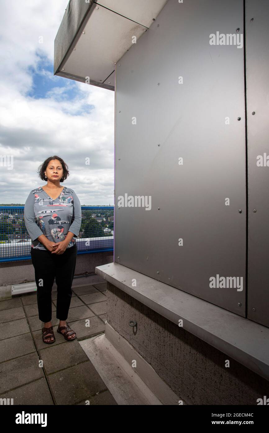 UK ,Kent,Bromley il 14 agosto: Ritu Saha il co-fondatore del gruppo di azione di rivestimento del Regno Unito.She vive all'ultimo piano dell'edificio Northpoint. Foto Stock