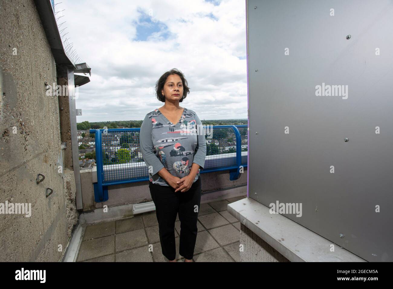 UK ,Kent,Bromley il 14 agosto: Ritu Saha il co-fondatore del gruppo di azione di rivestimento del Regno Unito.She vive all'ultimo piano dell'edificio Northpoint. Foto Stock