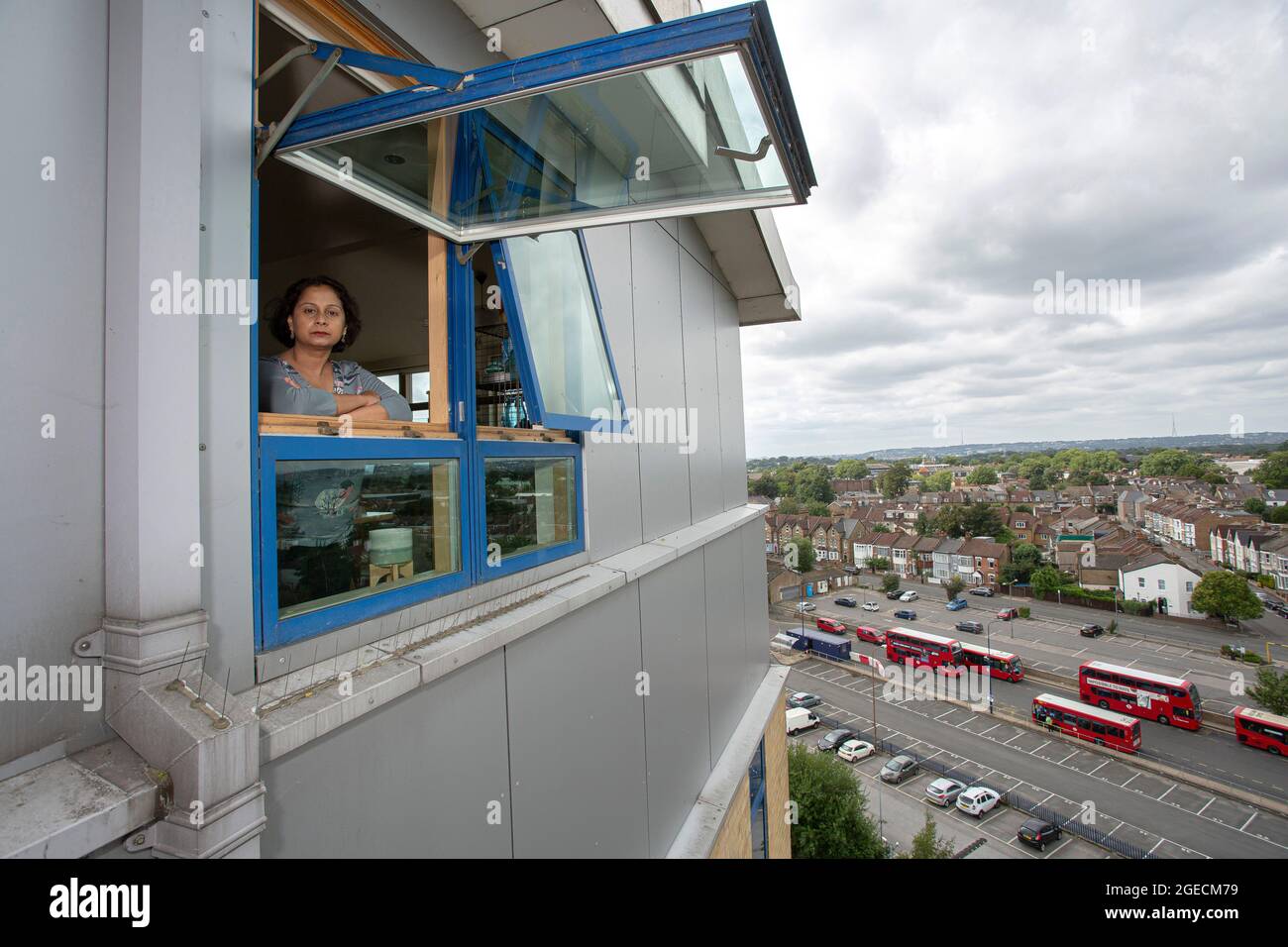 UK ,Kent,Bromley il 14 agosto: Ritu Saha il co-fondatore del gruppo di azione di rivestimento del Regno Unito.She vive all'ultimo piano dell'edificio Northpoint. Foto Stock