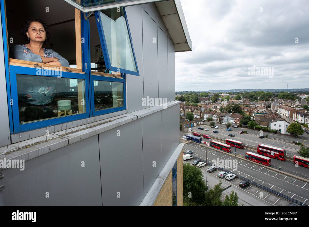 UK ,Kent,Bromley il 14 agosto: Ritu Saha il co-fondatore del gruppo di azione di rivestimento del Regno Unito.She vive all'ultimo piano dell'edificio Northpoint. Foto Stock