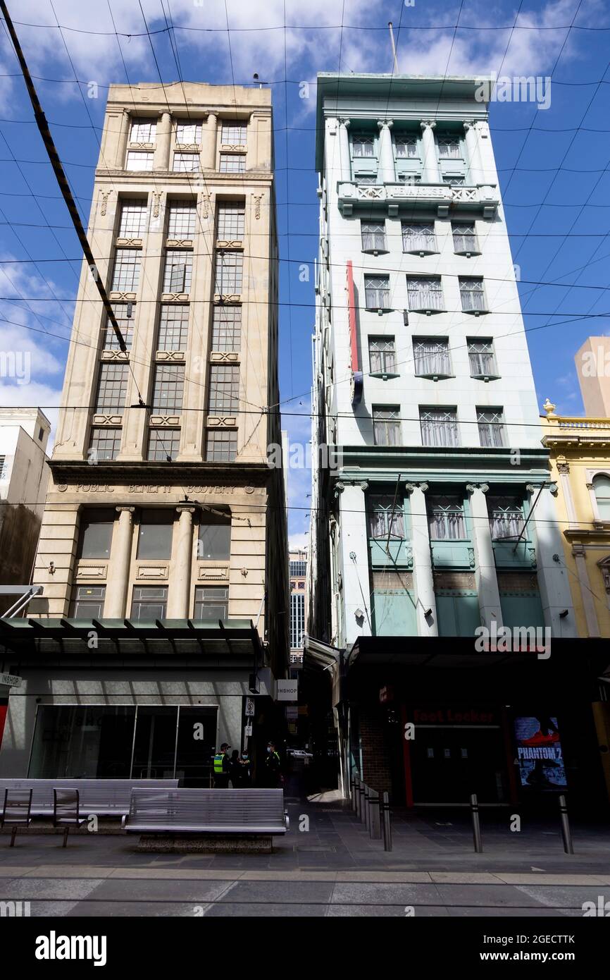 Melbourne, Australia, 9 settembre 2020. La polizia è vista sul Bourke Street Mall durante COVID-19 a Melbourne, Australia. Victoria registra altri 76 casi di Coronavirus nelle ultime 24 ore, un aumento da ieri insieme a 11 morti. Questo avviene tra le notizie che AstraZeneca sospende lo studio sui vaccini. Credit: Dave Hewison/Speed Media/Alamy Live News Foto Stock