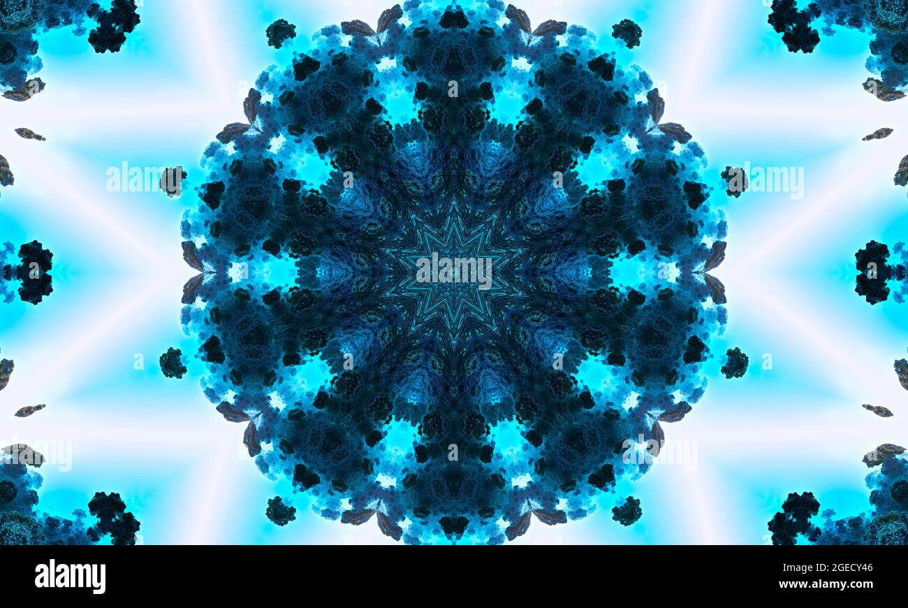 Disegno geometrico, Mosaico di un caleidoscopio poligonale, sfondo Mosaico astratto, sfondo futuristico colorato, motivo triangolare geometrico. Mosaico t Foto Stock