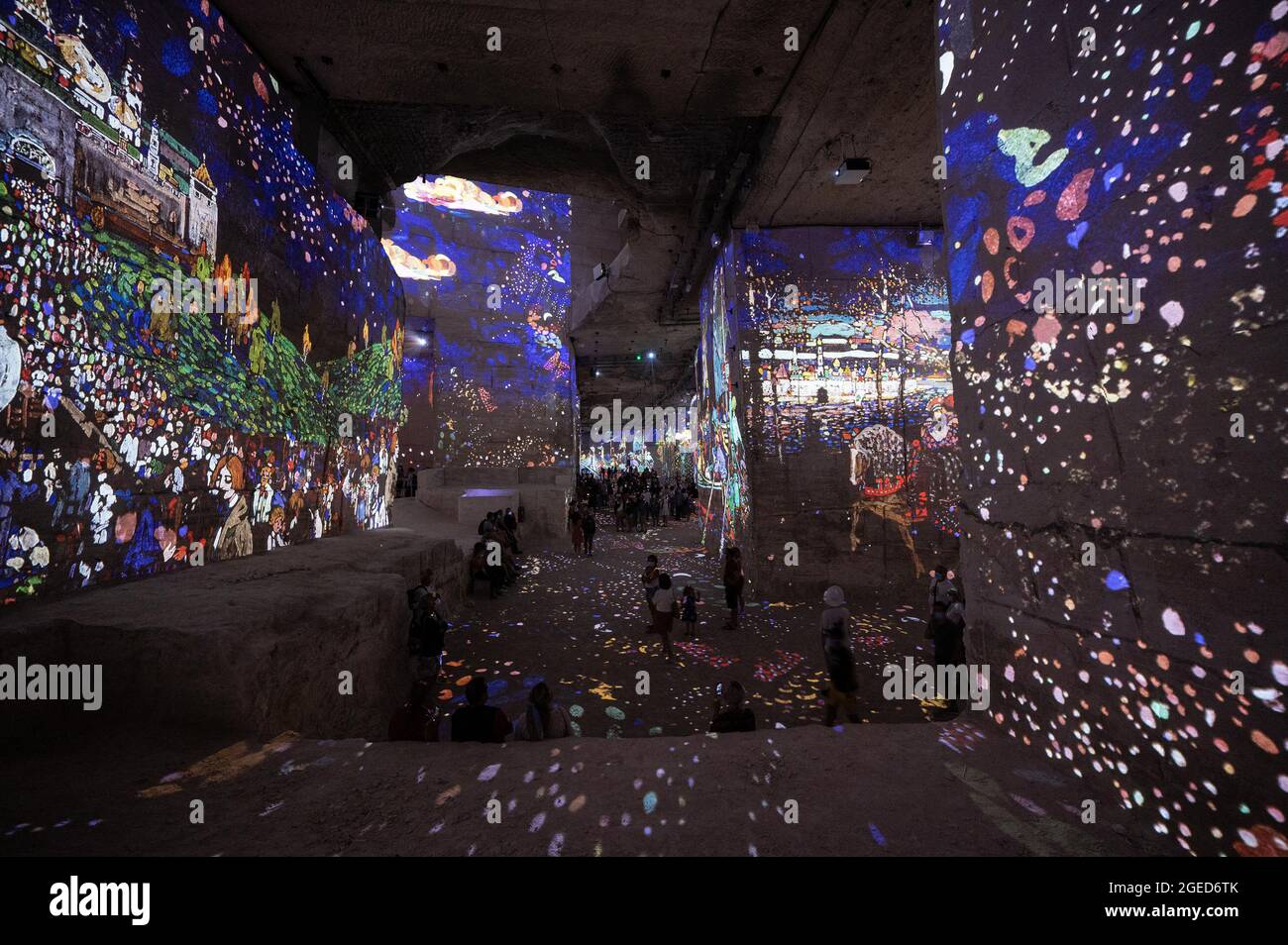 Il Carrières de Lumières è un centro d'arte digitale che proietta mostre immersive, etichettate 'Listed natural site' - Foto di Delmarty J/ANDBZ/ABACAPRESS.COM Foto Stock