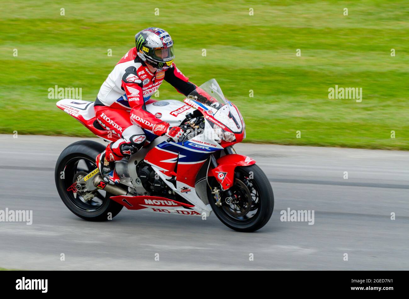 Moto Honda CBR Fireblade che corre sulla pista di salita al Goodwood  Festival of Speed Motor Racing evento 2014 Foto stock - Alamy