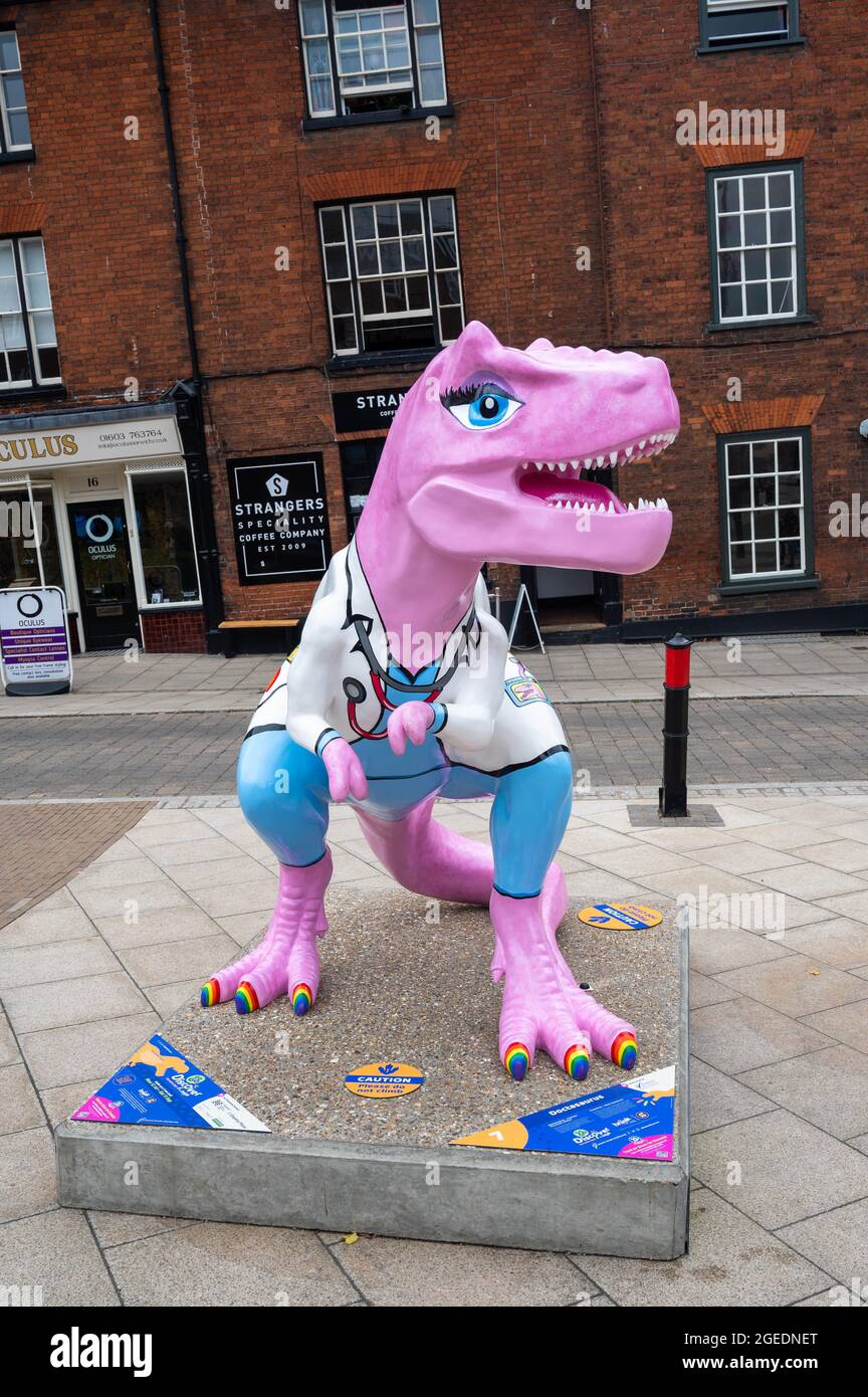 Sensibilizzazione per i bambini Charity Break Trex scultura GOGO Dottasaurus artista Hilary Sanderson su Westlegate Norwich City Foto Stock