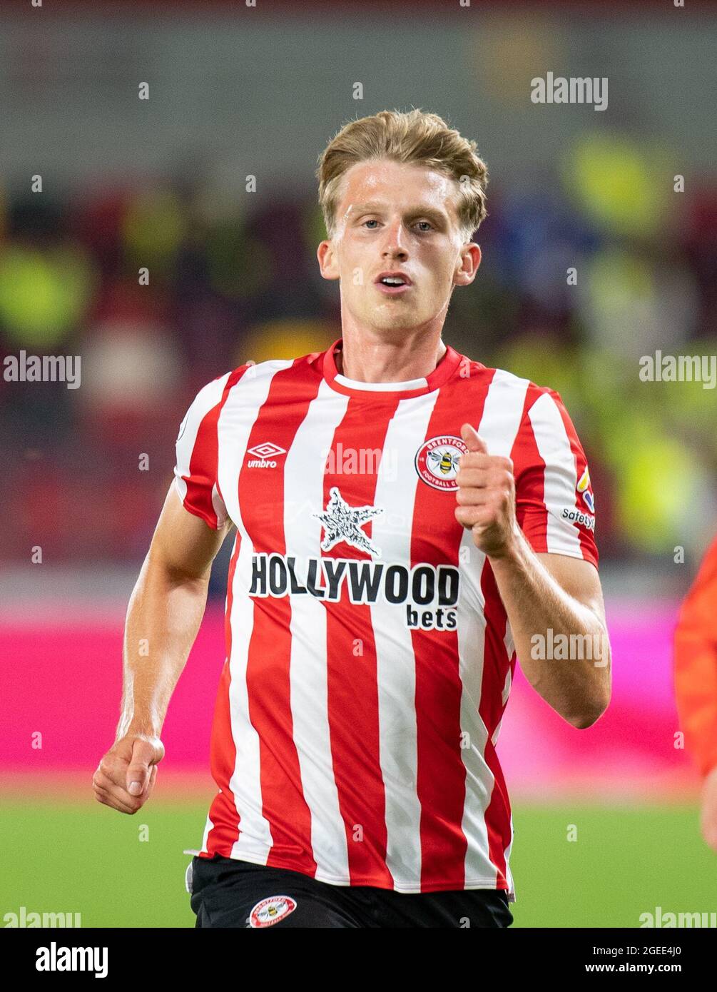 Brentford, Regno Unito. 13 Agosto 2021. Brentford Mads Roerslev Rasmussen durante la partita della Premier League tra Brentford e Arsenal al Brentford Community Stadium, Brentford, Inghilterra, il 13 agosto 2021. Foto di Andrew Aleksiejczuk/prime Media Images. Credit: Prime Media Images/Alamy Live News Foto Stock