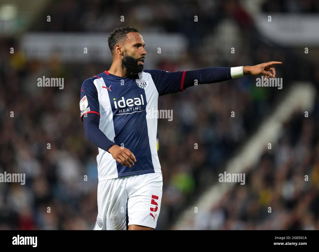 West Bromwich, Regno Unito. 18 agosto 2021. Kyle Bartley del WBA durante la partita del campionato Sky Bet tra West Bromwich Albion e Sheffield si sono Uniti a Hawthorns, West Bromwich, Inghilterra, il 18 agosto 2021. Foto di Andy Rowland. Credit: Prime Media Images/Alamy Live News Foto Stock