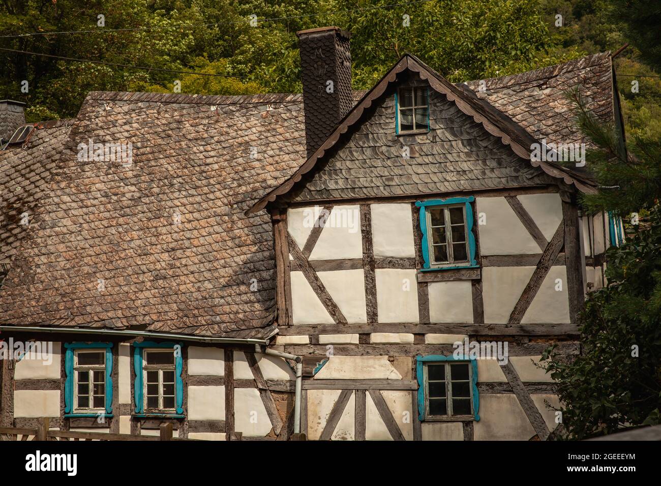 Vecchia casa croccante nella Valle del Reno superiore Medio Germania Foto Stock