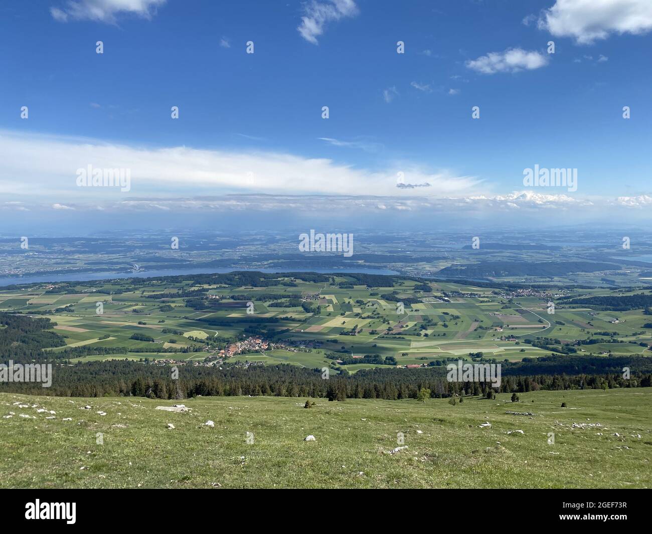 Vista panoramica del Parco Naturale del Chasseral a Courtelary, Svizzera Foto Stock