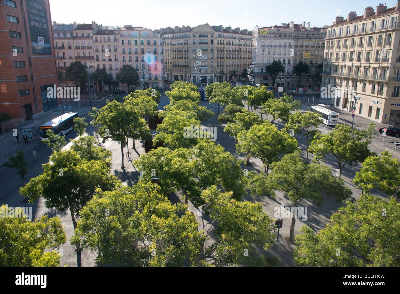 FRANCIA. BOUCHES-DU-RHONE (13) MARSIGLIA. VEDUTA AEREA DI PIAZZA LA JOLIETTE Foto Stock