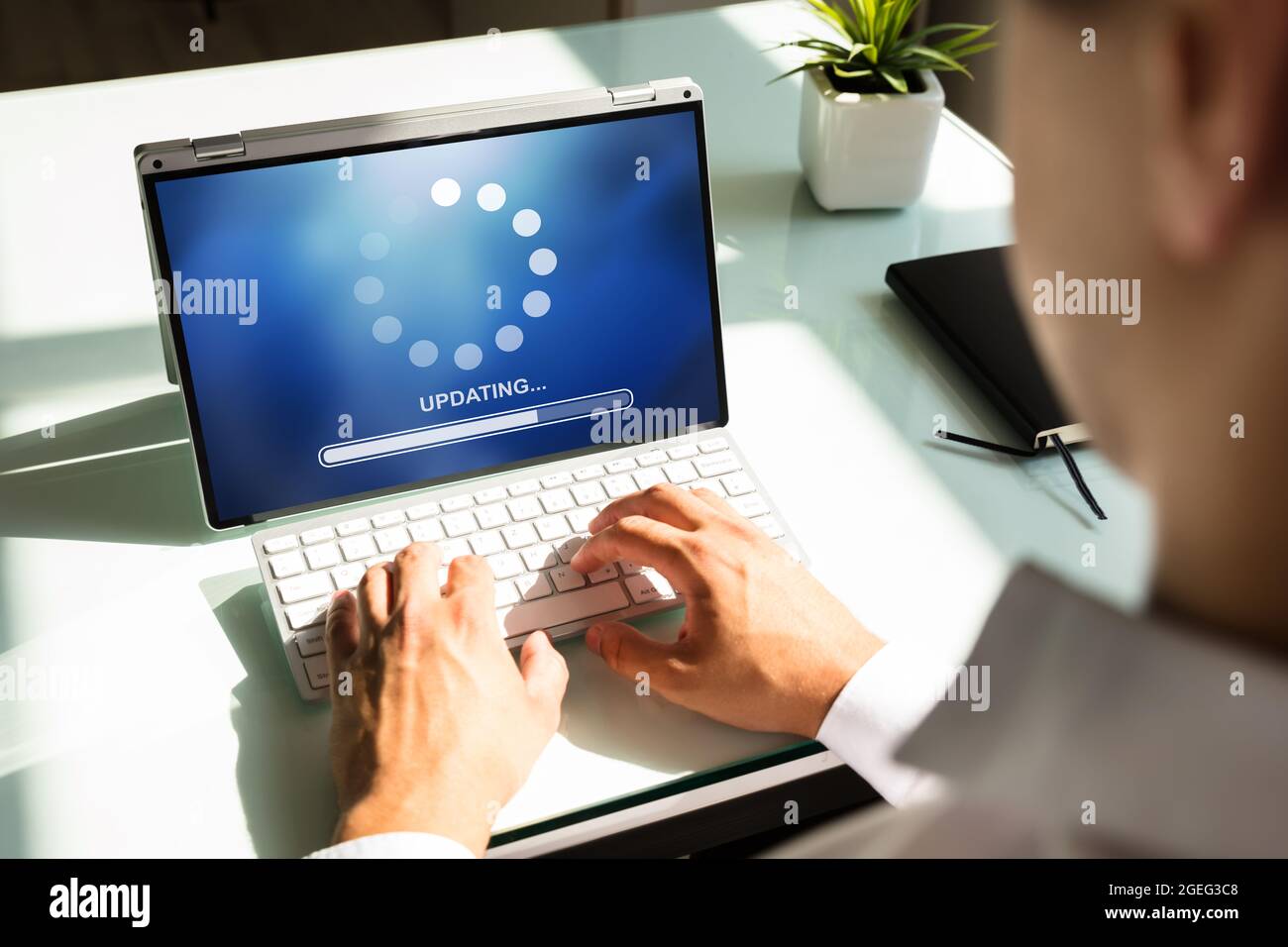 Avanzamento dell'installazione dell'aggiornamento software. Computer Caricamento patch da Internet Foto Stock