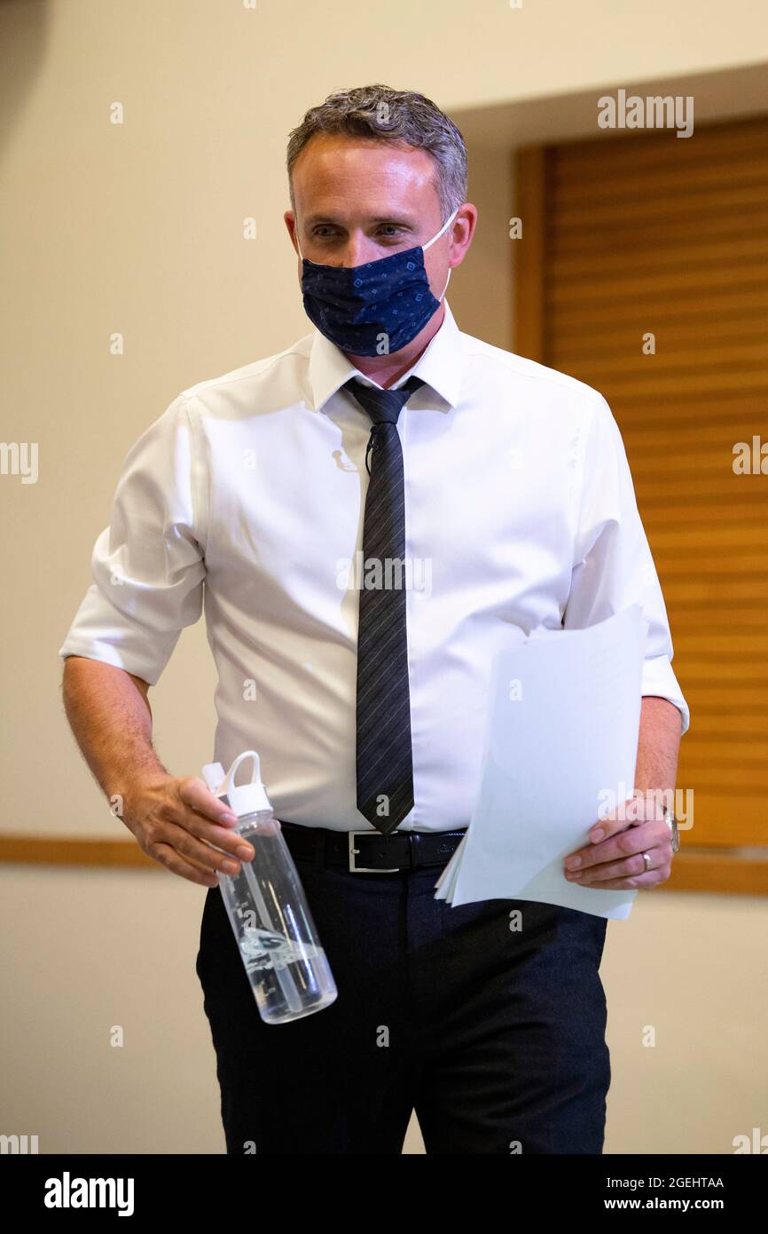 Edimburgo, Scozia, Regno Unito. 20 ago 2021. NELLA FOTO: Alex Cole-Hamilton MSP è dichiarato il nuovo leader del Partito liberaldemocratico Scozzese in un raduno del Partito nella zona di Corstorphine di Edimburgo oggi. Credit: Colin Fisher/Alamy Live News Foto Stock