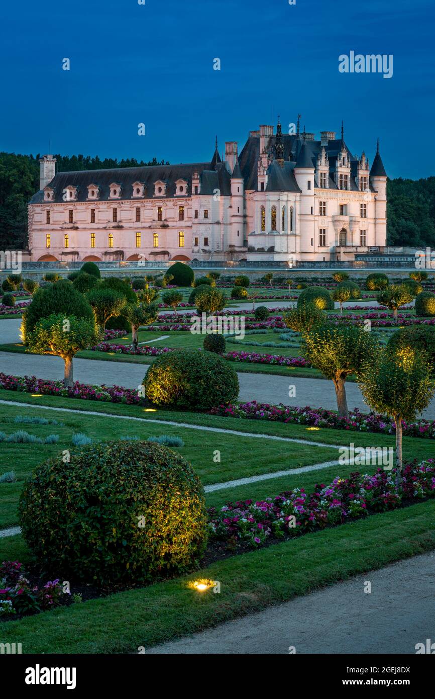 Giardino illuminato di Diane de Poitiers a Chateau Chenonceau nella Valle della Loira, Centro, Francia Foto Stock