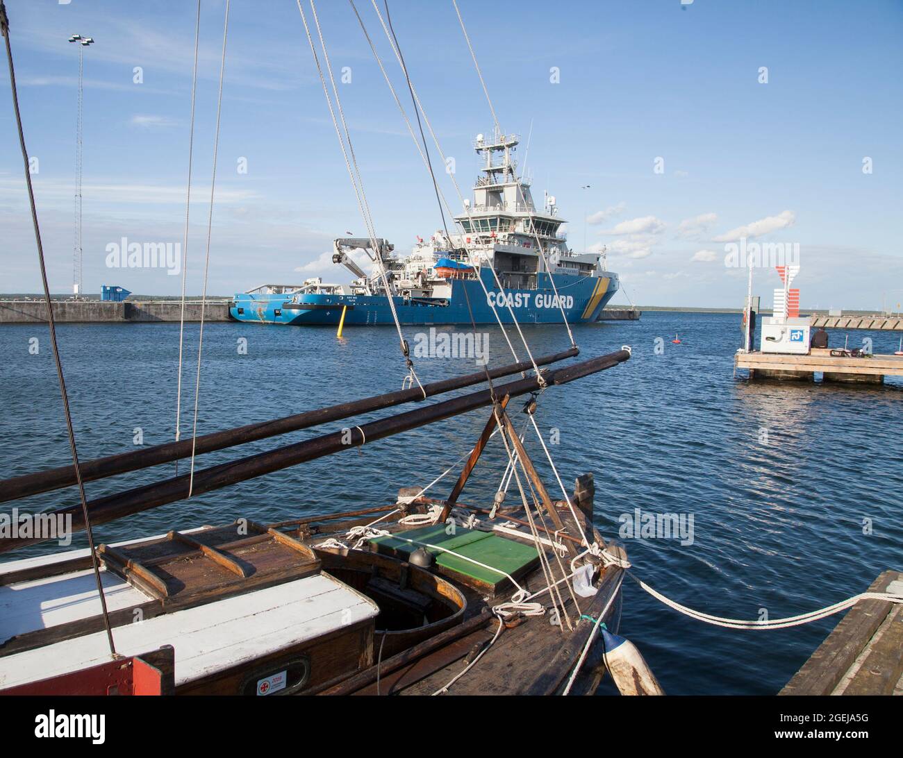 GUARDIA COSTIERA SVEDESE KBV 002 nel porto di Slite Gotland Foto Stock