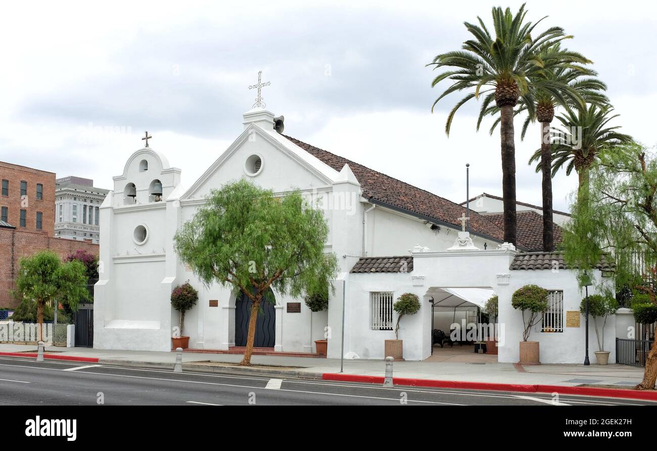 LOS ANGELES, CALIFORNIA - 18 AGO 2021: Chiesa cattolica nostra Signora Regina degli Angeli di fronte a Olvera Street, è considerata la chiesa più antica della città Foto Stock