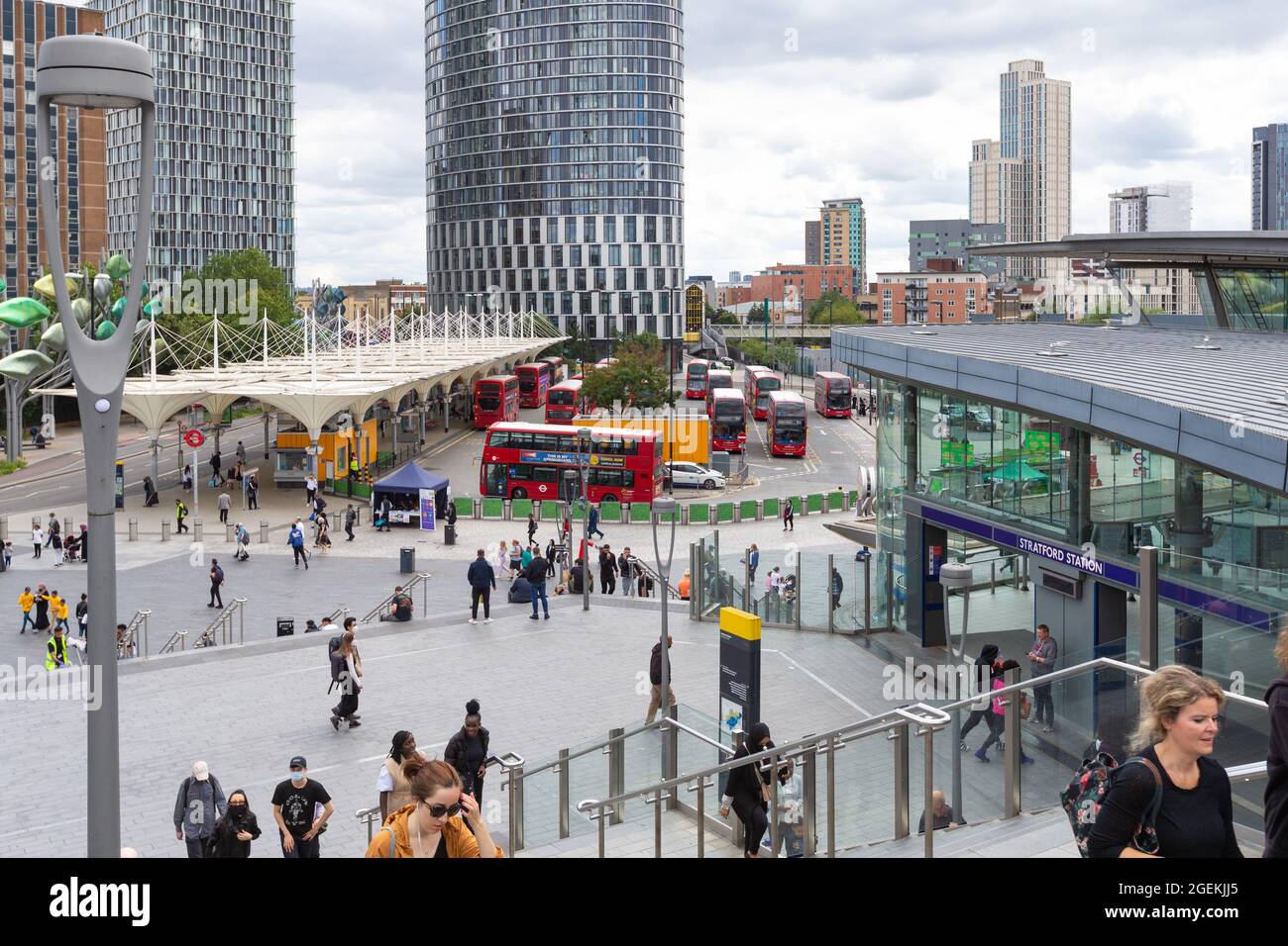 Stazione degli autobus e dei treni di Stratford, stratford, londra, regno unito Foto Stock