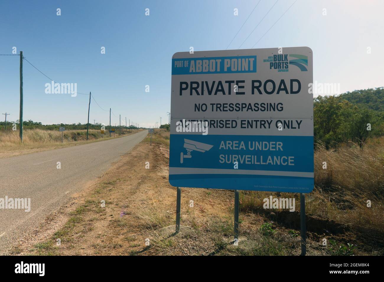 Cartello per Port of Abbot Point avvertimento sulla sorveglianza e l'ingresso non autorizzato, vicino a Bowen, Queensland, Australia. No PR Foto Stock