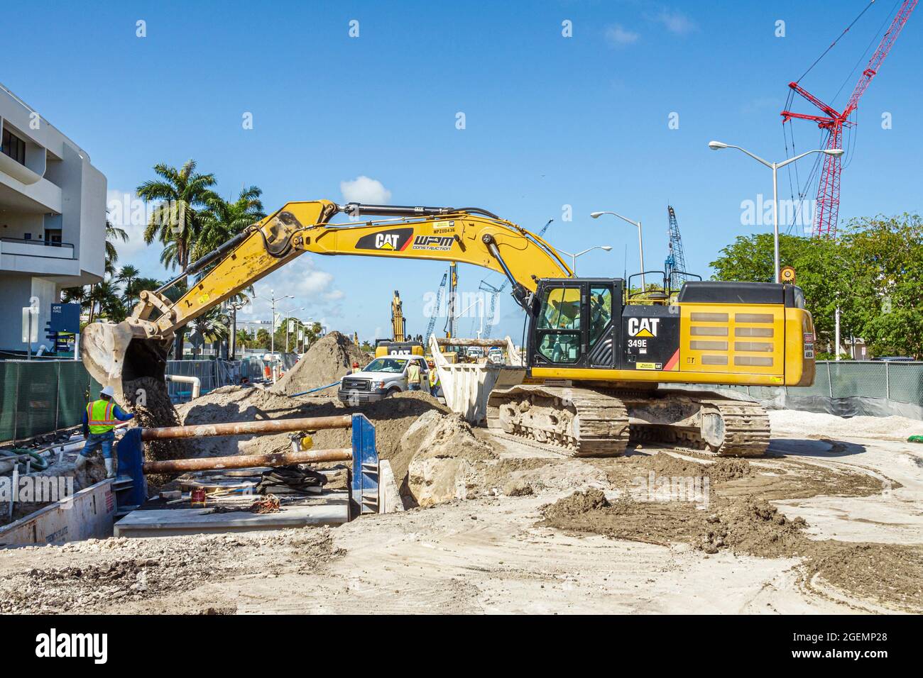 Miami Beach Florida, lavori pubblici, progetto di prevenzione delle alluvioni nei cantieri stradali, escavatore idraulico Caterpillar 349E per macchine pesanti, Foto Stock