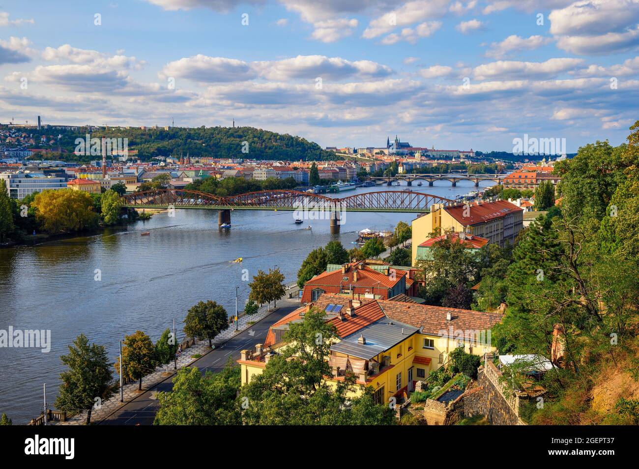 Castello di Praga e fiume Moldava visto dall'alto Castello Foto Stock
