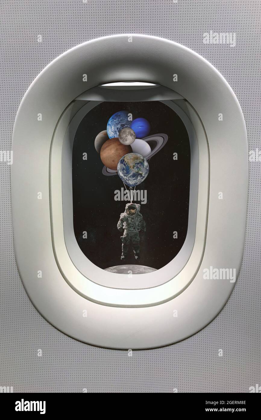 Vista dalla finestra di oblò sull'astronauta con palloncini a forma di pianeti in sistema solare. Elementi di questa immagine forniti dalla NASA. Foto Stock