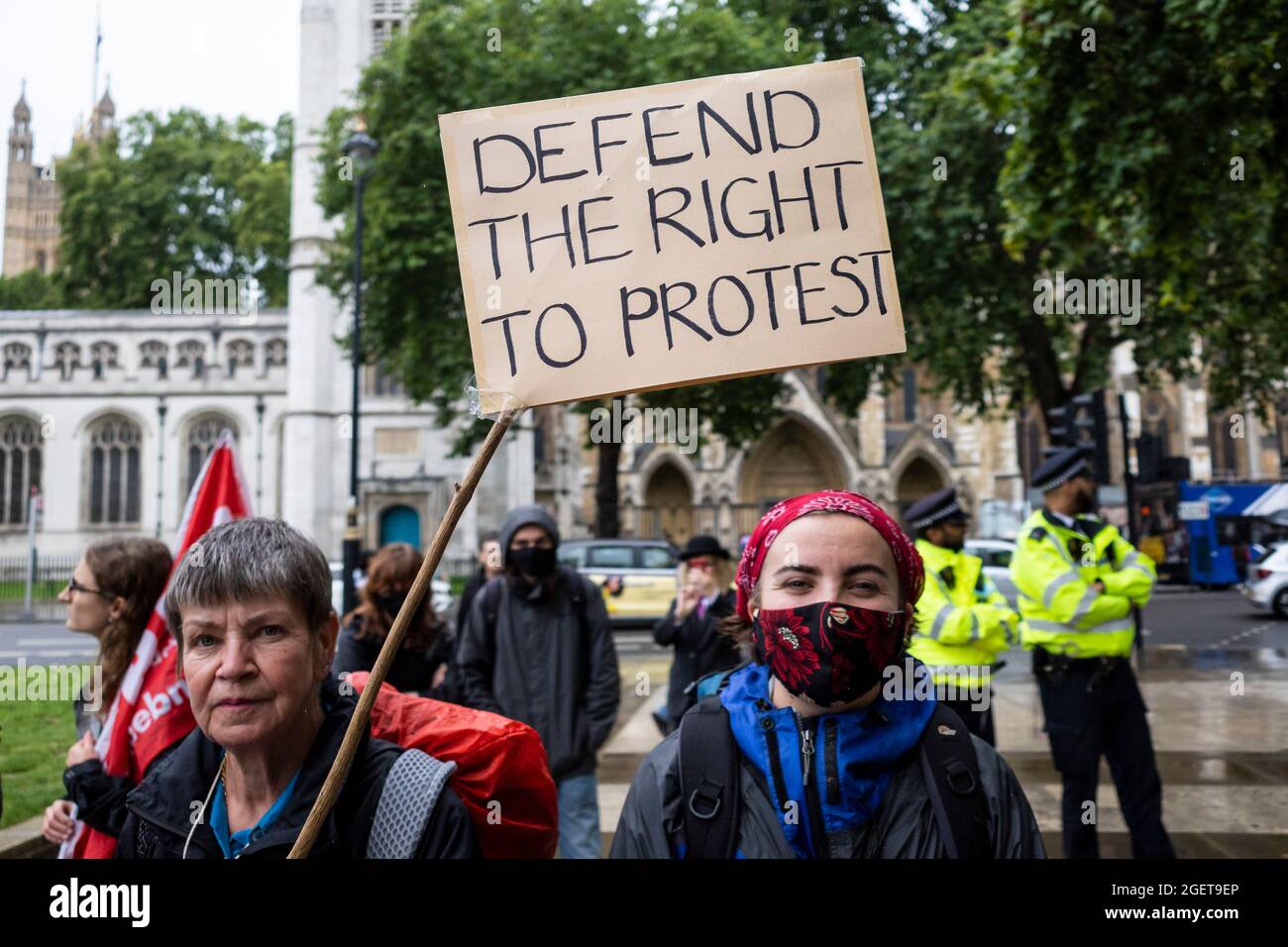 Londra, Regno Unito. 21 agosto 2021. La gente ad un Kill la legge protesta in Piazza del Parlamento dove la gente sta facendo una campagna contro la polizia, il crimine, la condanna e la legge di governo dei tribunali. I membri degli attivisti climatici Extinction Rebellion (XR) sono presenti anche prima delle proteste sul clima segnalate per la città di Londra la prossima settimana. Credit: Stephen Chung / Alamy Live News Foto Stock