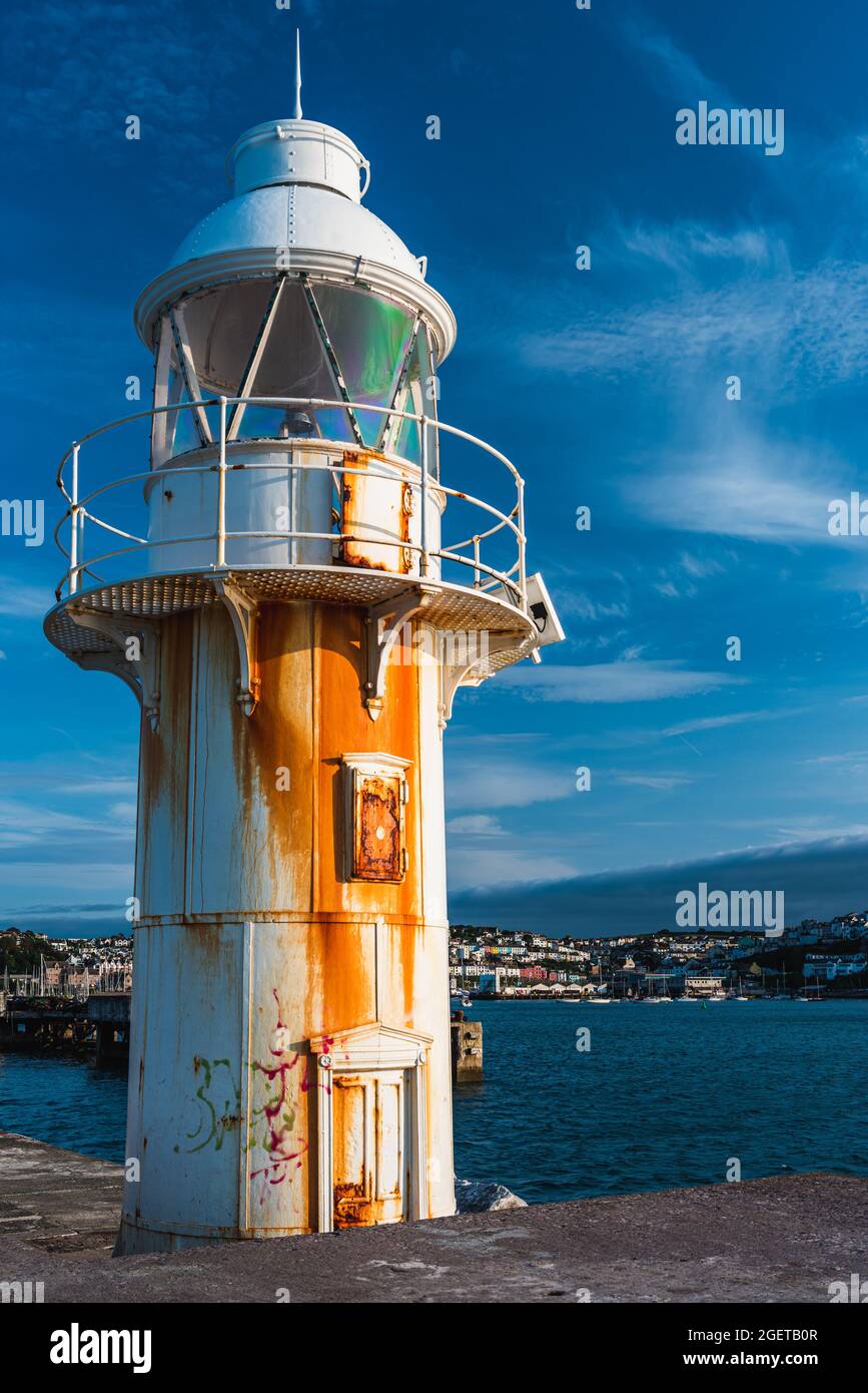Faro di Brixham Harbour, Brixham, Torbay, Devon, Inghilterra Foto Stock
