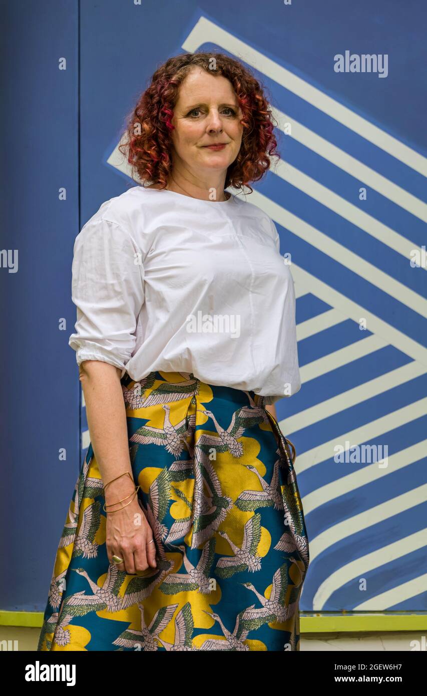 Edimburgo, Scozia, Regno Unito, 21 agosto 2021. Edinburgh International Book Festival: Nella foto: L’autore di Edimburgo Maggie o’Farrell è oggi al festival del libro parlando del suo romanzo “Hamnet”, vincitore del Premio delle Donne per la Fiction Foto Stock