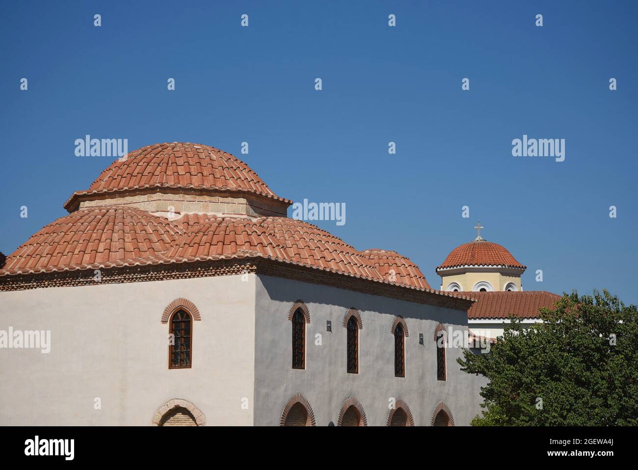 Vista esterna della Moschea di Fethiye una moschea ottomana del XVII secolo e monumento storico che serve come un museo nell'Agora romana di Plaka ad Atene in Grecia. Foto Stock