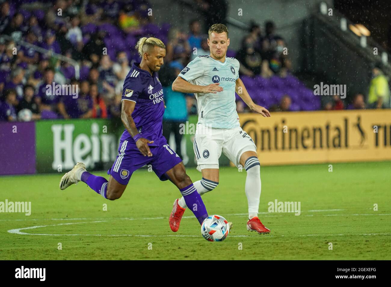 Orlando, Florida, USA, 21 agosto 2021, Orlando City SC Captain Luis Nani #17 fa un pass durante la partita all'Explororia Stadium. (Photo Credit: Marty Jean-Louis) Foto Stock
