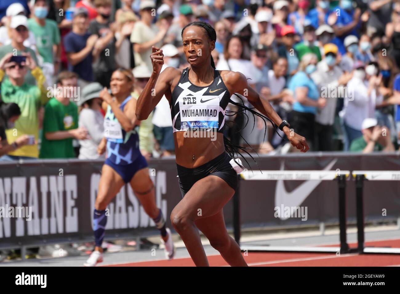 Dalilah Muhammad (USA) vince gli ostacoli da 400 m delle donne nel 52.77 durante il 46° Prefontaine Classic, sabato 21 agosto 2021, ad Eugene, Oreo. Foto Stock