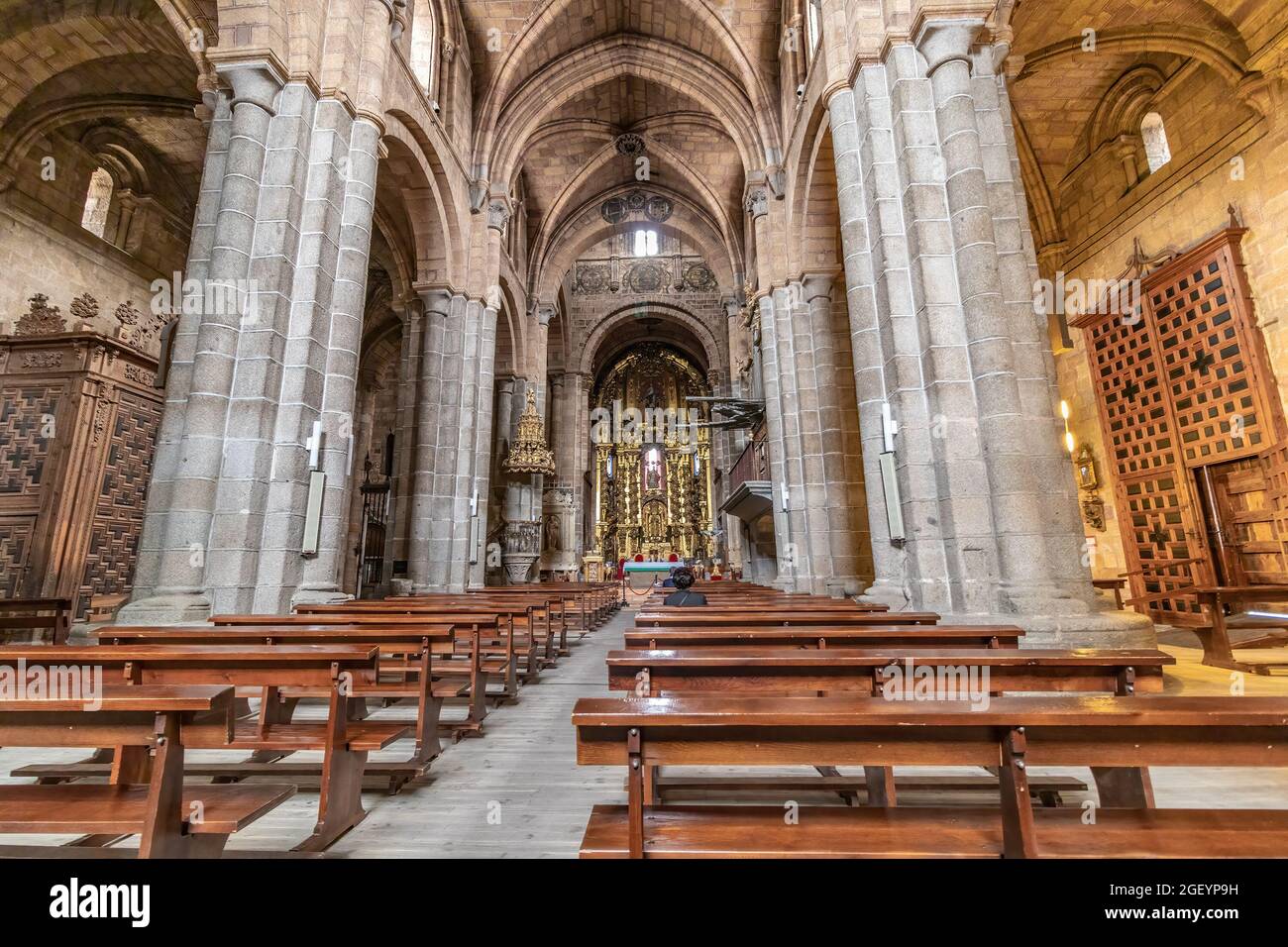 Avila, Spagna - 9 settembre 2017: All'interno della chiesa di San Pietro in Avila, Spagna. La chiesa di San Pedro è un tempio romanico situato nella Spa Foto Stock