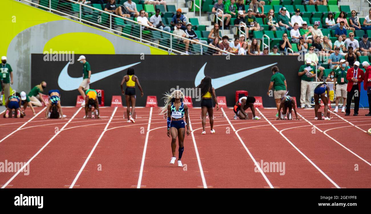 21 agosto 2021 Eugene O USA: ShaÕCarri Richardson riscalda per le donne 100 metri durante il Nike Prefontaine Classic a Hayward Field Eugene, O Thurman James / CSM Foto Stock