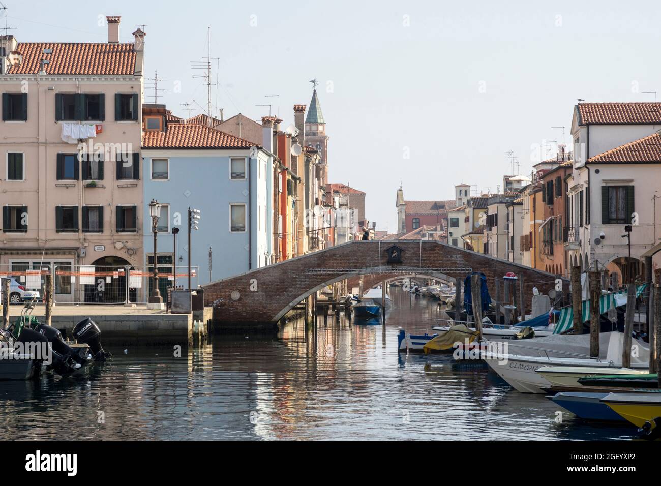 Chioggia in Veneto/Italia: Vista città con canale vena Foto Stock