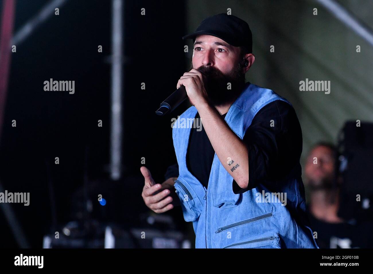 (8/21/2021) Fausto lama dei Coma Cose durante il Concerto all'Etruria Eco Festival, Marina di Cerveteri, 21 Agosto 2021 (Foto di Domenico Cippitelli/Pacific Press/Sipa USA) Foto Stock