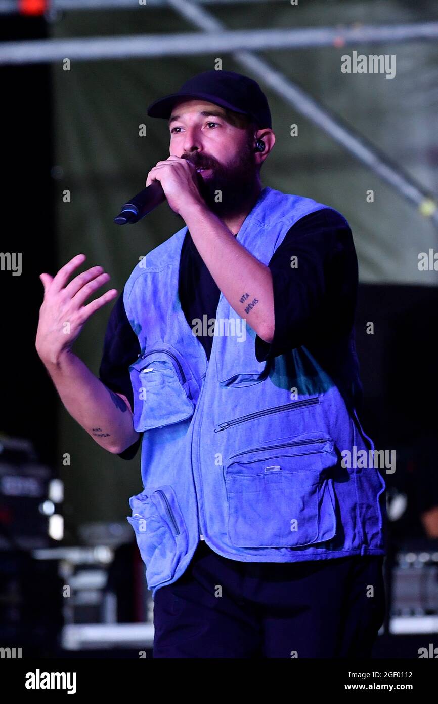 (8/21/2021) Fausto lama dei Coma Cose durante il Concerto all'Etruria Eco Festival, Marina di Cerveteri, 21 Agosto 2021 (Foto di Domenico Cippitelli/Pacific Press/Sipa USA) Foto Stock