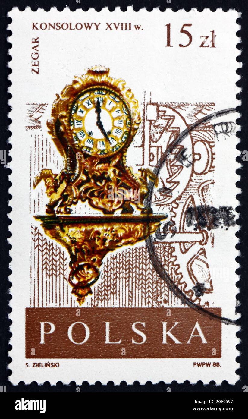 POLONIA - CIRCA 1988: Un francobollo stampato in Polonia mostra Louis XV Rococo Bracket Clock, 18 ° secolo, Orologio nel Museo di Artistic e Precision Handic Foto Stock