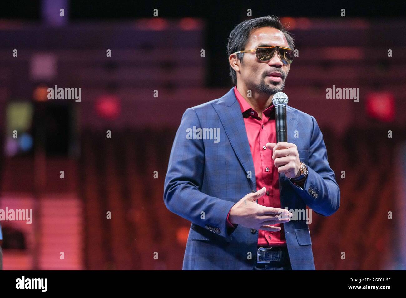 LAS VEGAS, NV - AGOSTO 21: Manny Pacquiao parla con la stampa in seguito alla sua perdita a ugas atat T-Mobile Arena per Pacquiao vs. Ugas - Main Event il 21 agosto 2021 a Las Vegas, NV, Stati Uniti. (Foto di Louis Grasse/PxImages) Credit: PX Images/Alamy Live News Foto Stock