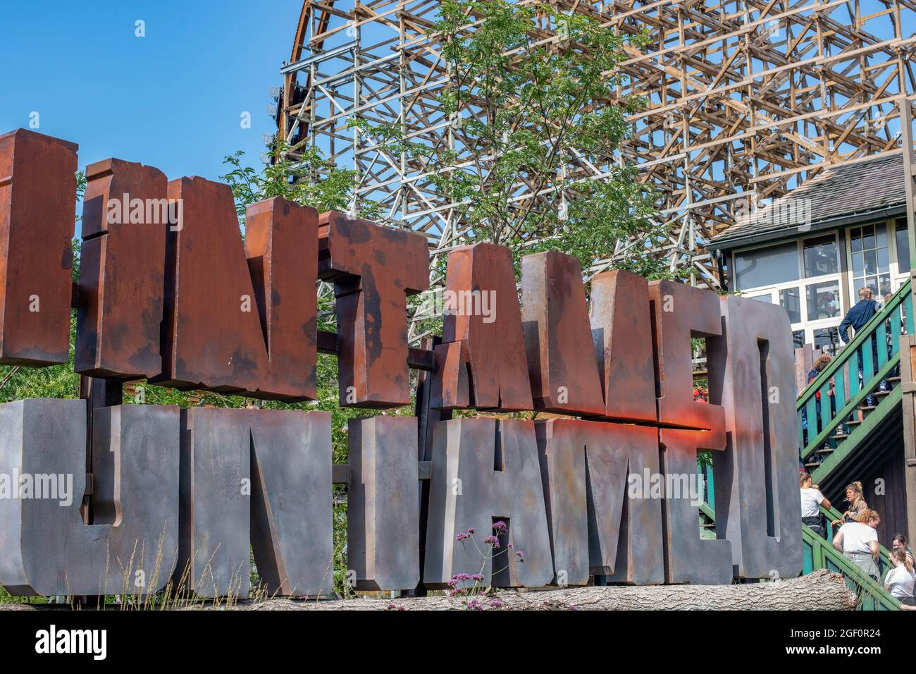 Walibi Holland Theme Park Rides, Inc Unamted Rapids, Speed of Sound e varie immagini intorno al parco Paesi Bassi Foto Stock